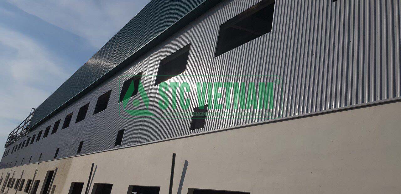 Building steel buildings for factories and prefabricated houses.
